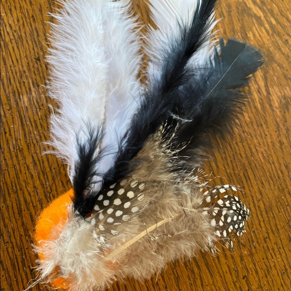 Needle felted feather cat ball toy